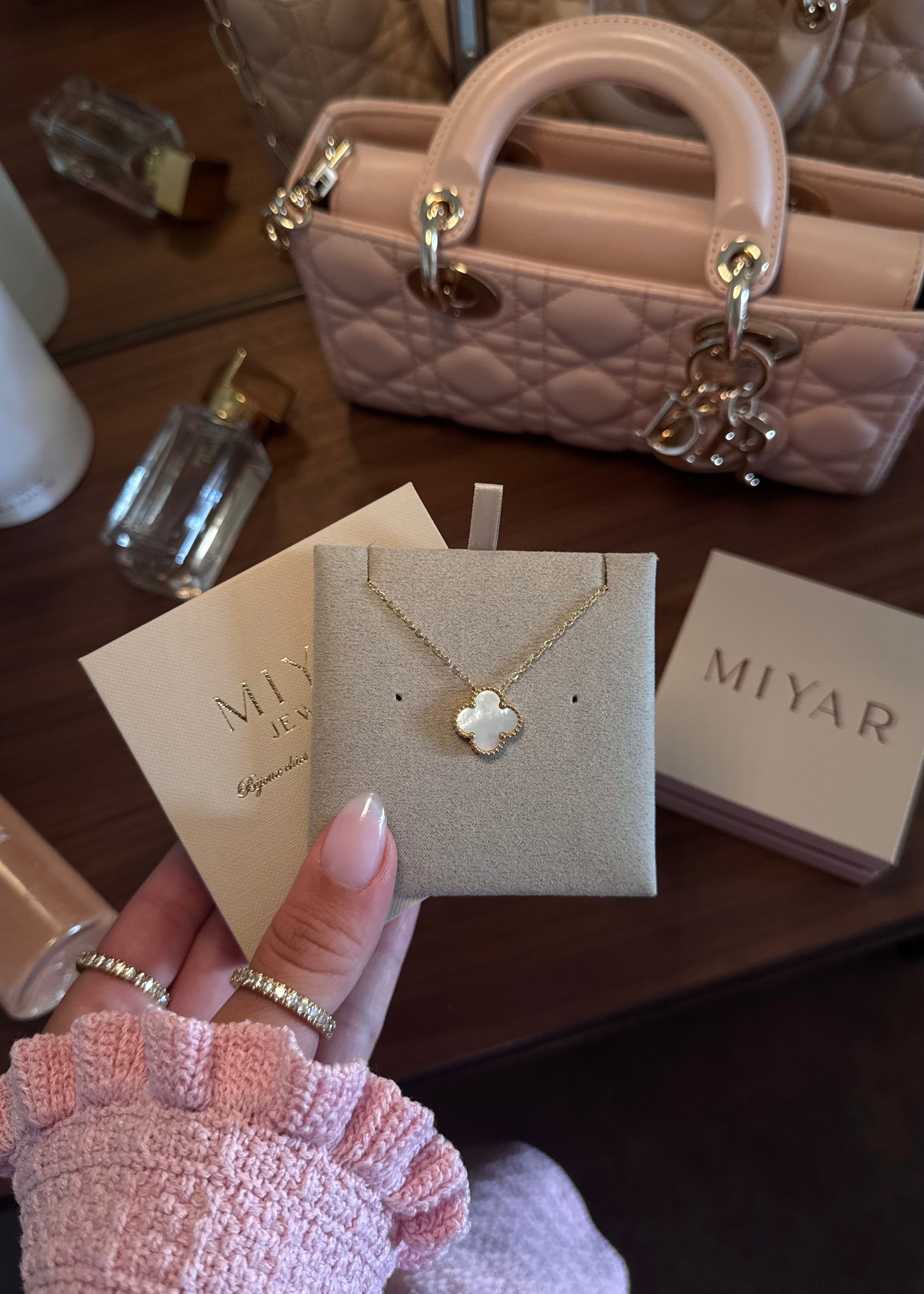 COLLIER CLEEF BLANC