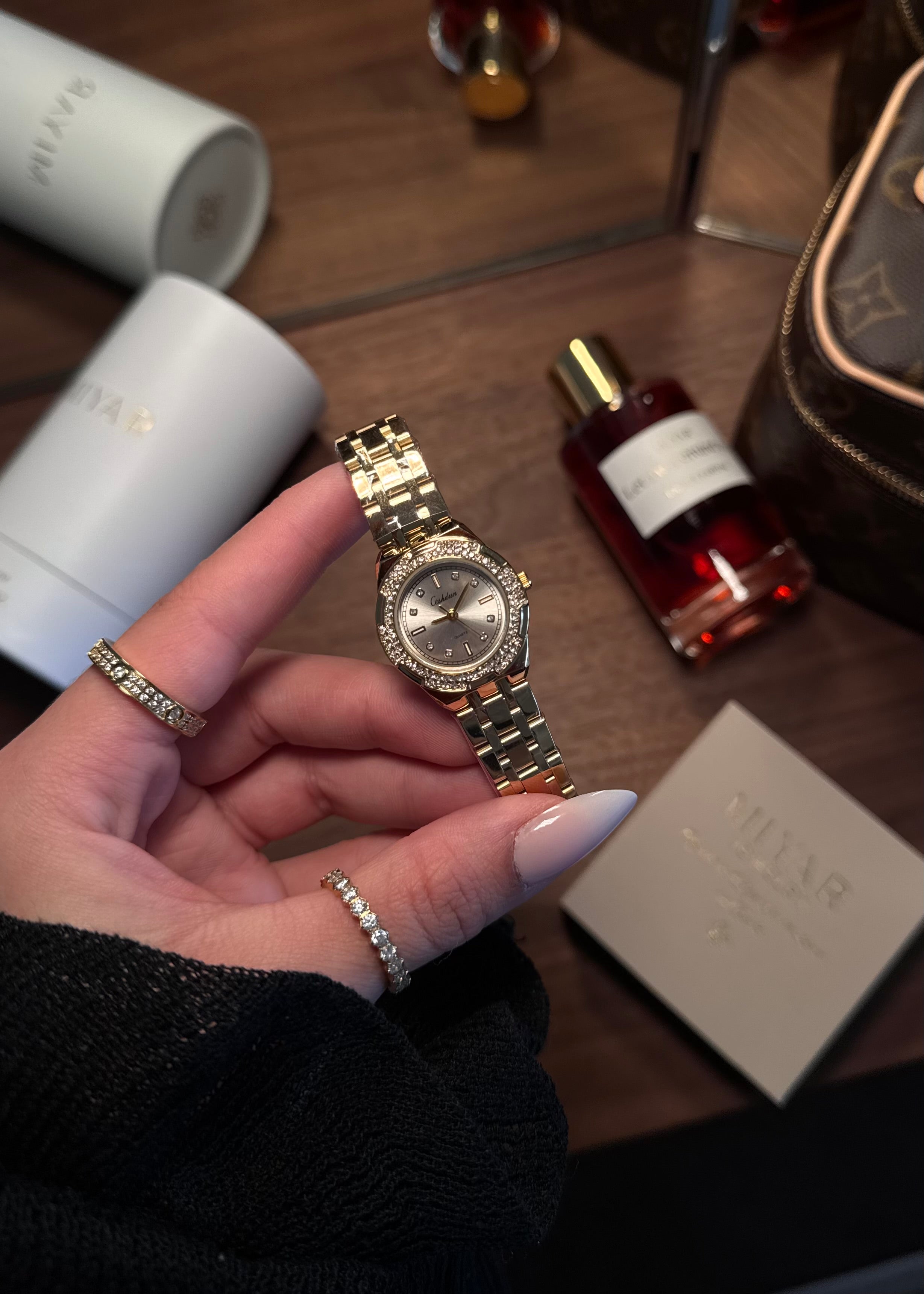 MONTRE ATRAS