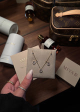 COLLIER GINA