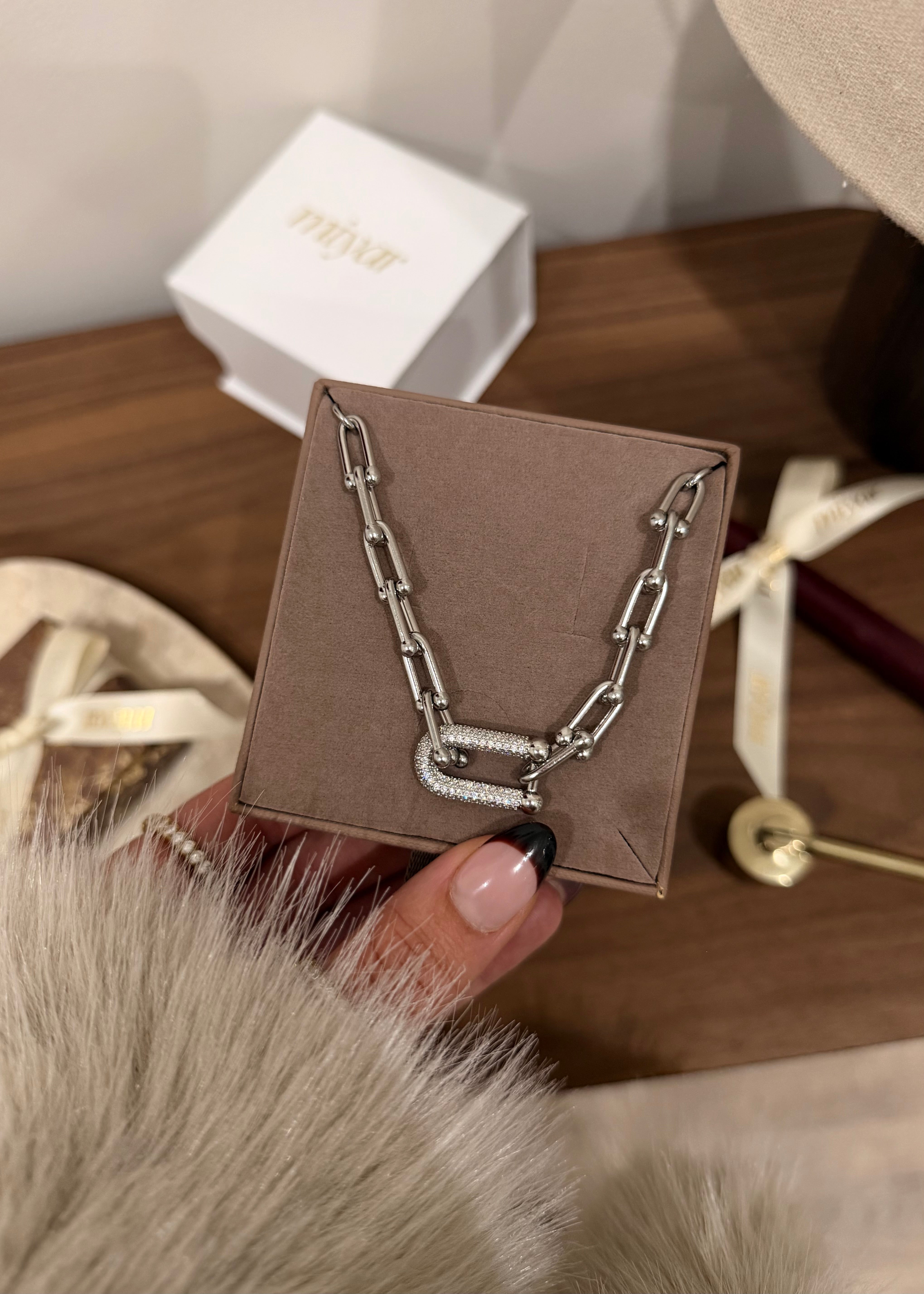 COLLIER VEGAS